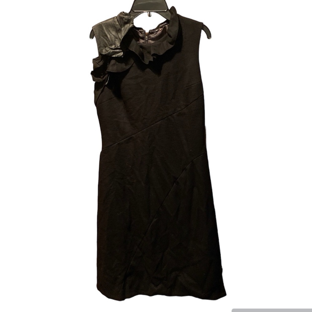 Elie Tahari Wool Blend Sleeveless Dress in Black size 6